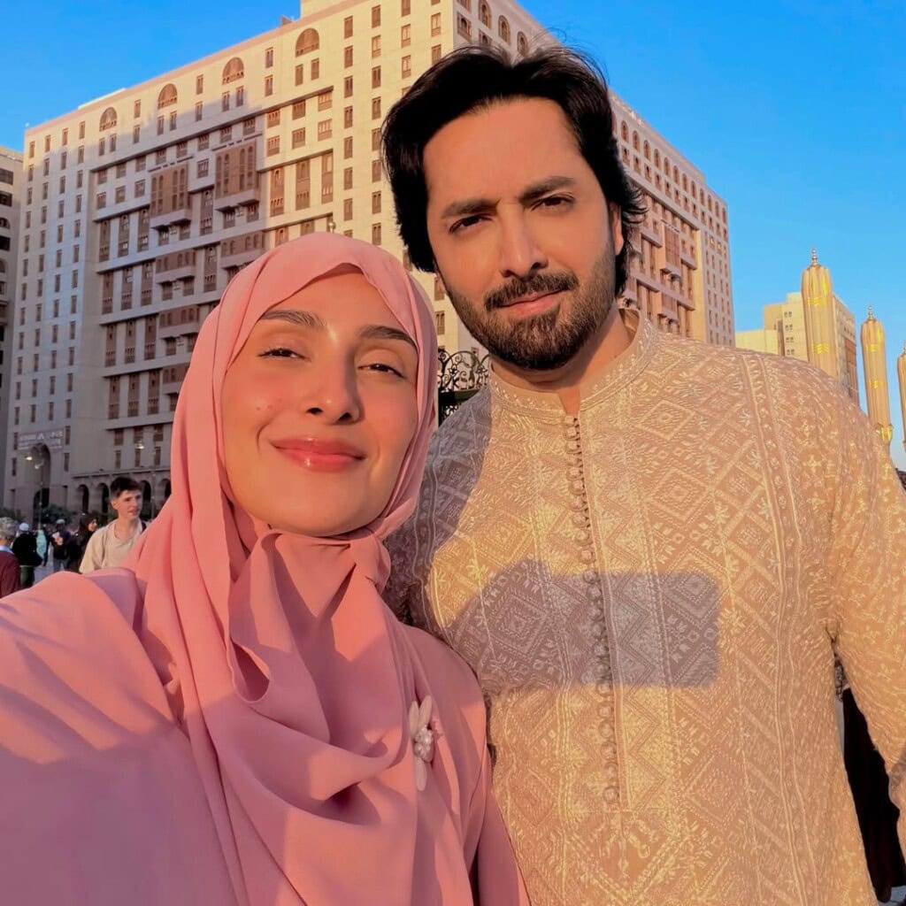 Danish Taimoor & Ayeza Khan Umrah Pictures