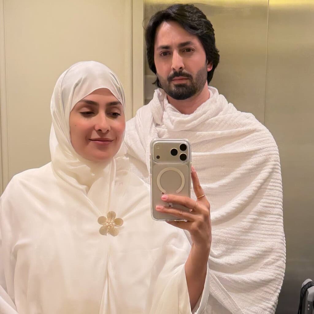 Danish Taimoor & Ayeza Khan Umrah Pictures