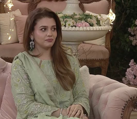Zara Noor Abbas Reacts To Imad Wasim & Sannia Ashfaq Controversy