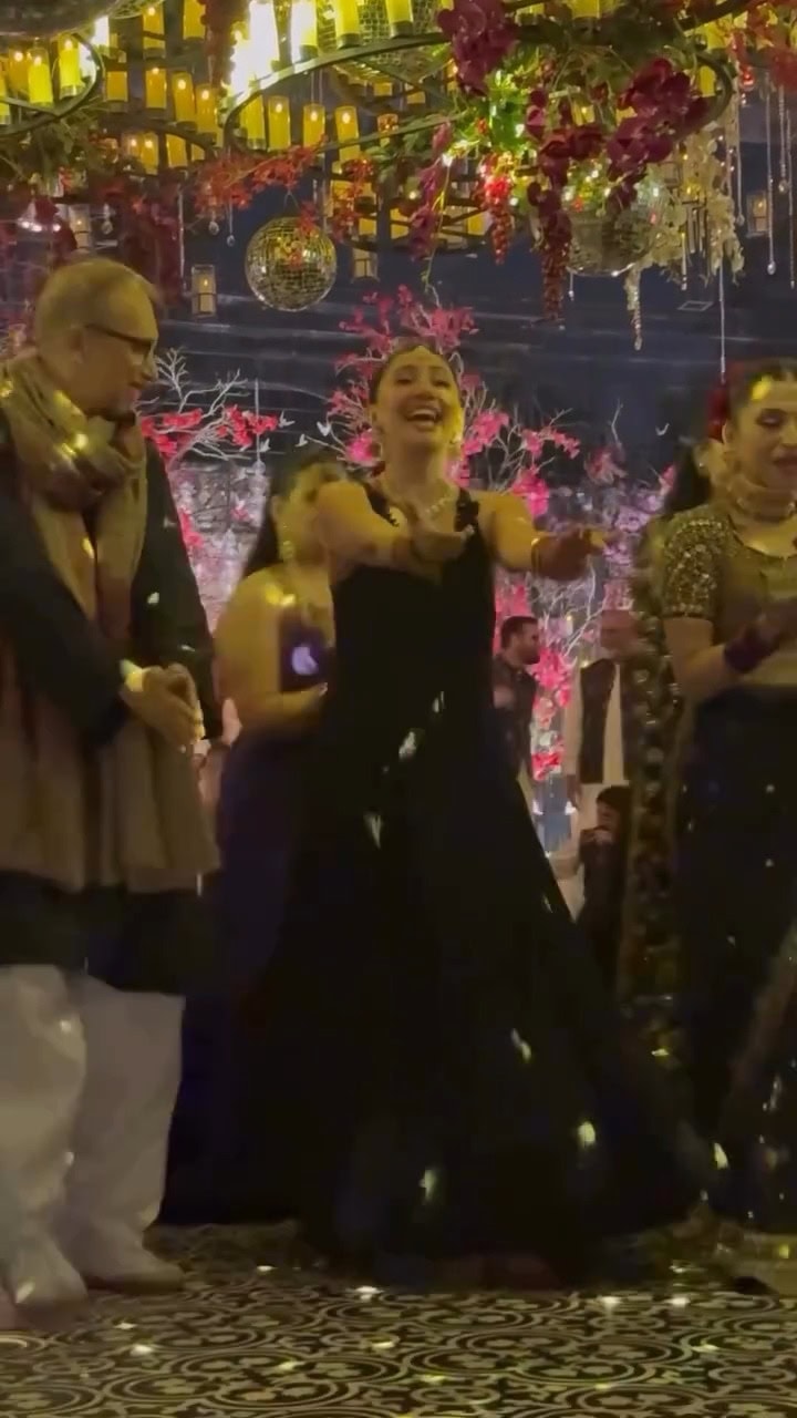 Mahira Khan & Sheheryar Munawar Dance At Asim Raza’s Daughter’s Wedding