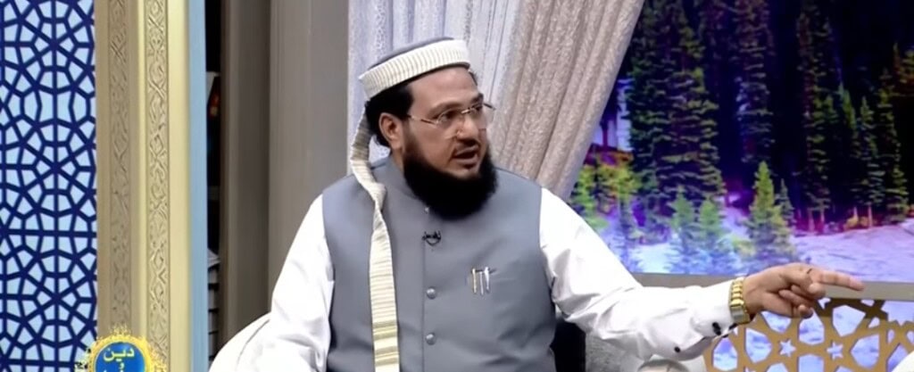 Mufti’s Take On Urwa Hocane Changing Surname Hussain