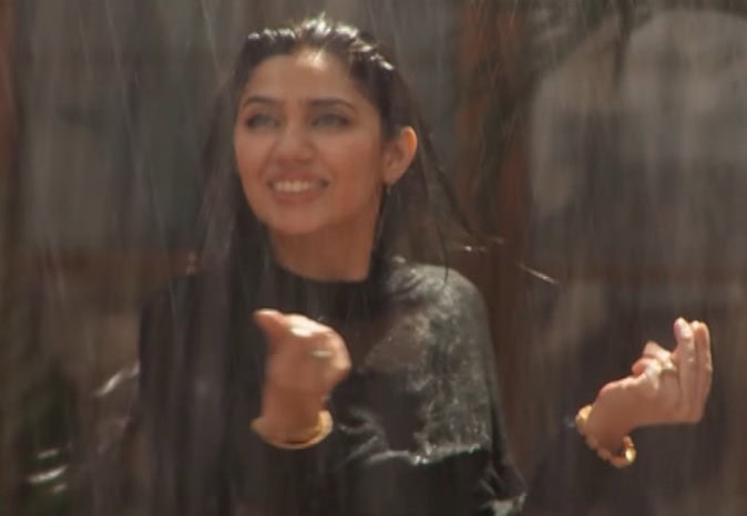 Bee Gul’s Interesting Take On Heroines Dancing In The Rain