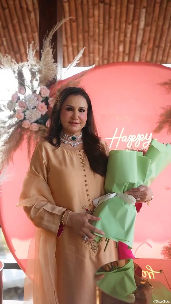 Saba Faisal Celebrates Her Birthday In Style