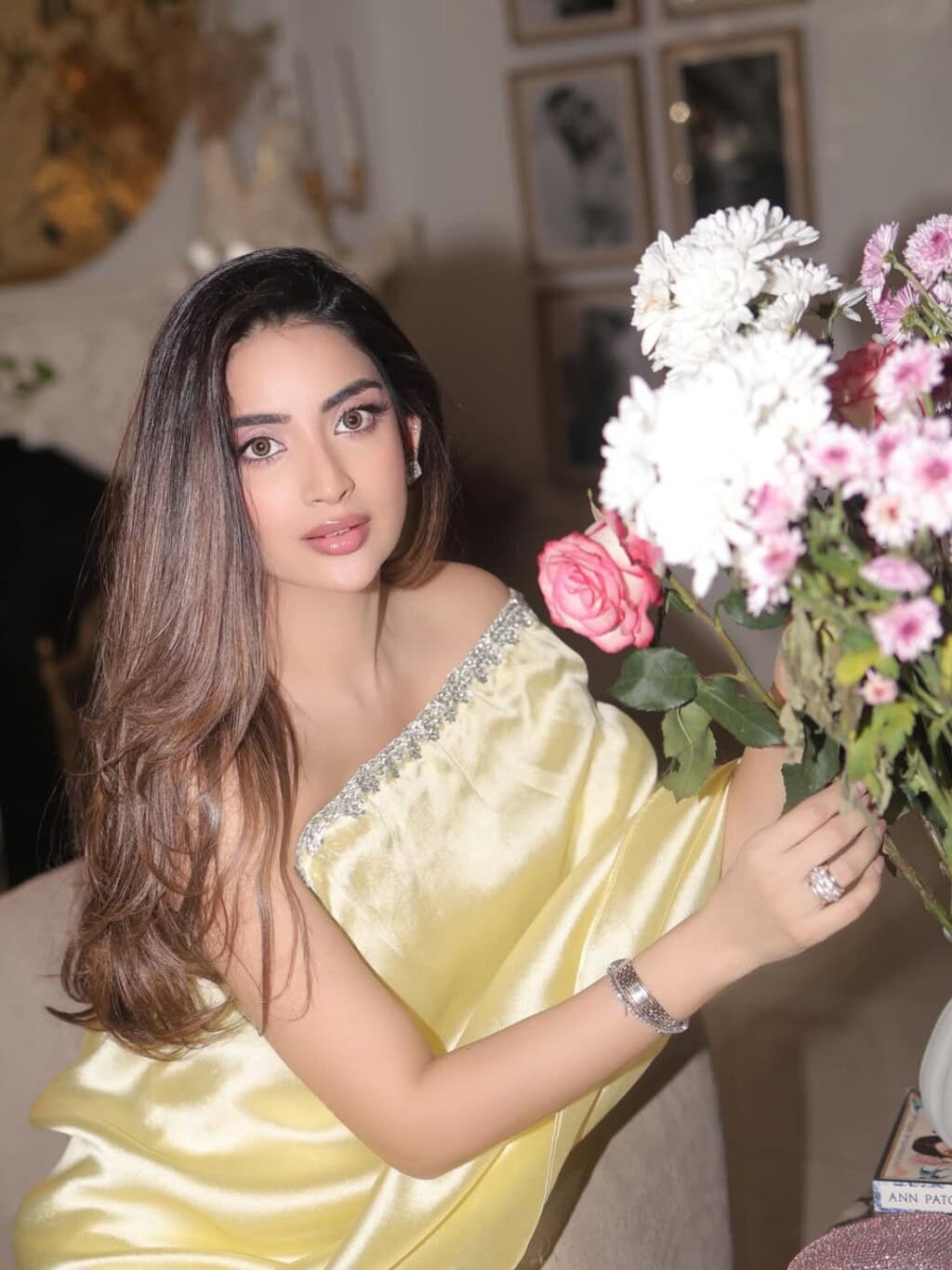 Saboor Aly’s Bold Saari Look Draws Criticism
