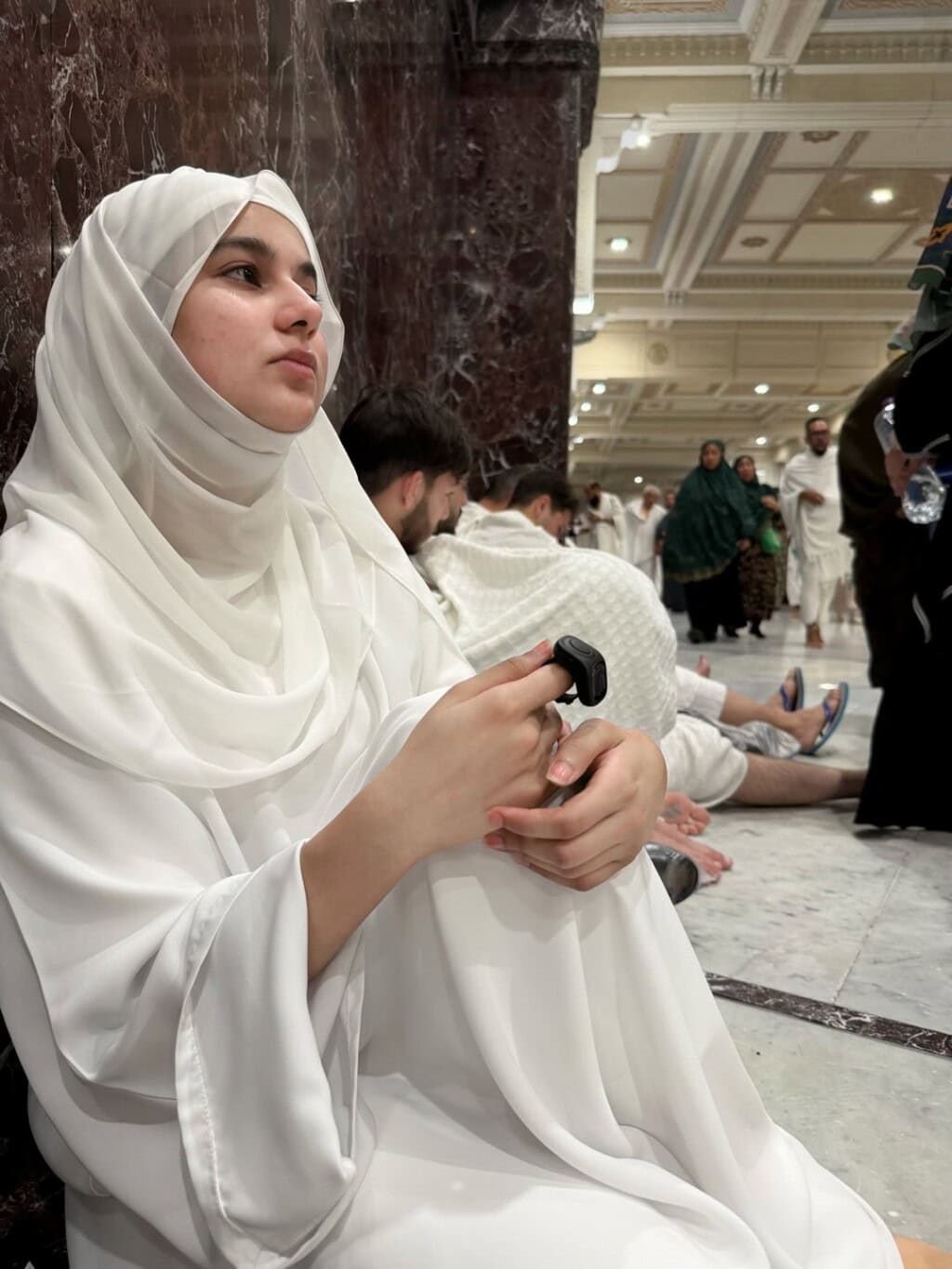 Samiya Hijab Performs Umrah