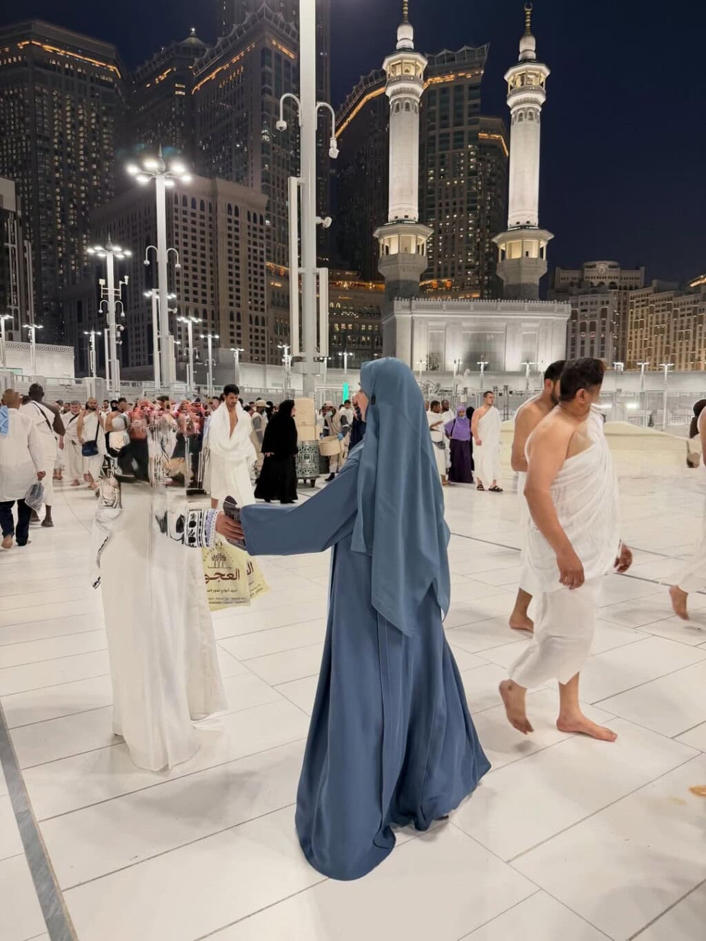 Samiya Hijab Performs Umrah