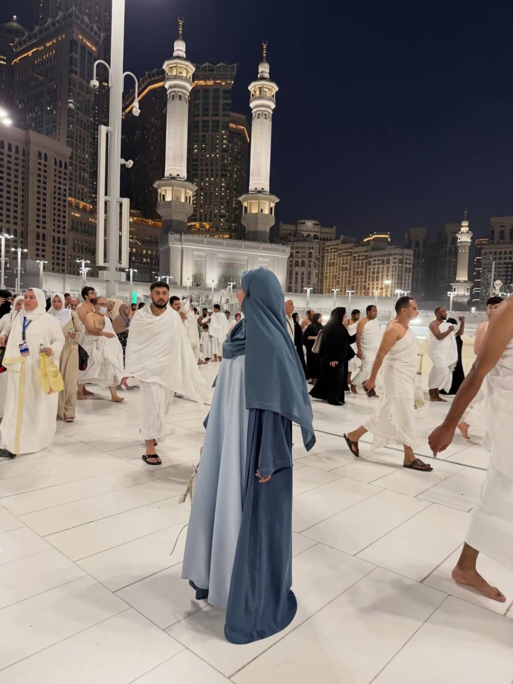 Samiya Hijab Performs Umrah