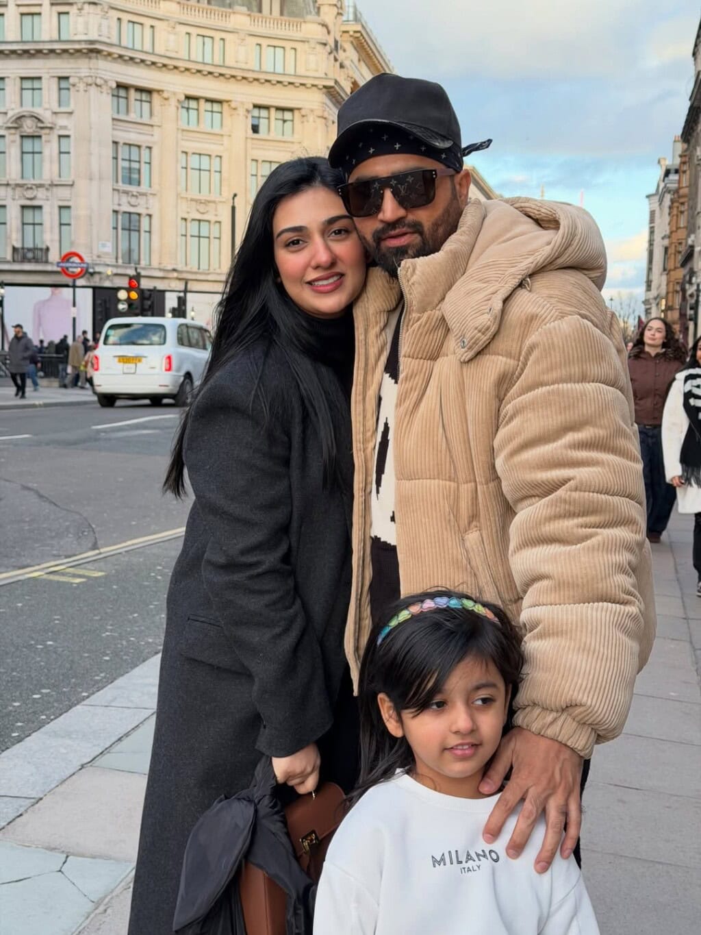 Sarah Khan & Falak Shabir Take Alyana To Disneyland