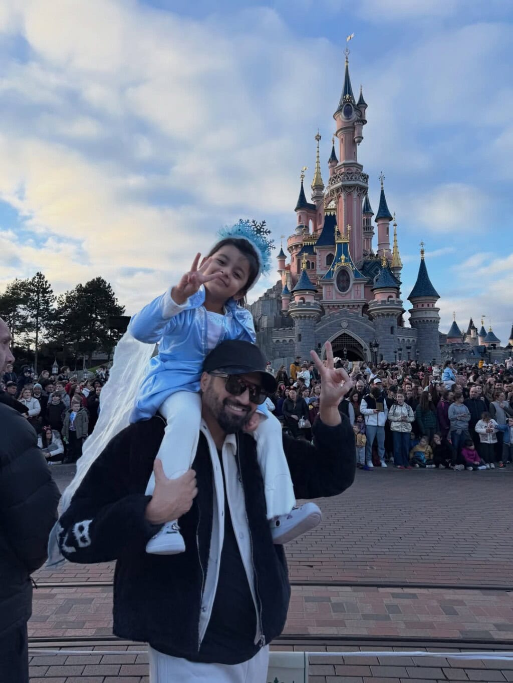 Sarah Khan & Falak Shabir Take Alyana To Disneyland