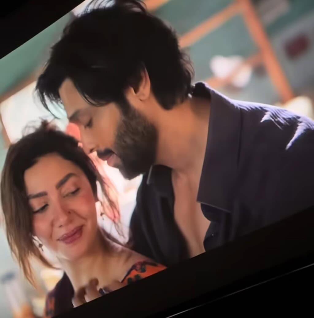 Aag Lagay Basti Mein Reviews