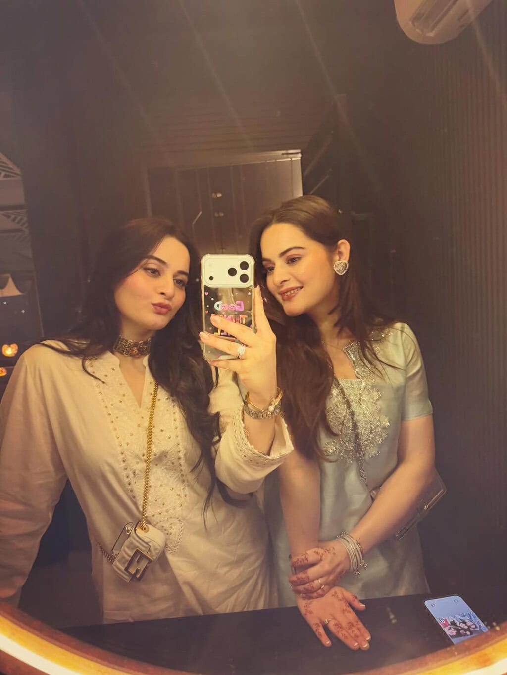 Aiman Khan & Minal Khan’s Eid Family Pictures