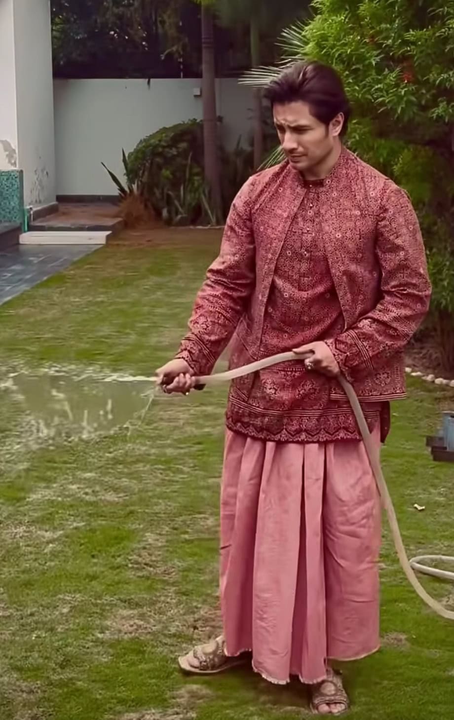 Ali Zafar’s Skirt Like Eid Outfit Gets Trolled