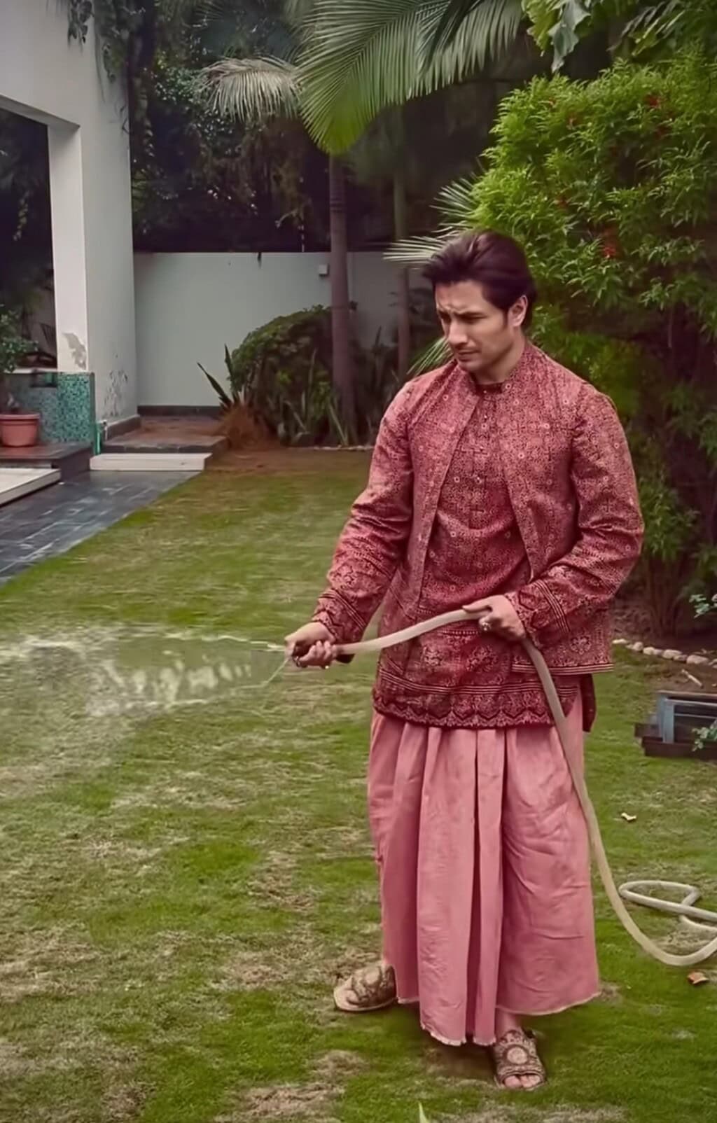 Ali Zafar’s Skirt Like Eid Outfit Gets Trolled