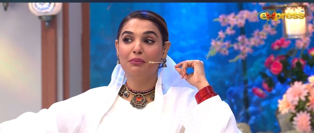 Amna Ilyas Wants Javeria Saud and Nida Yasir to Find Her a Husband