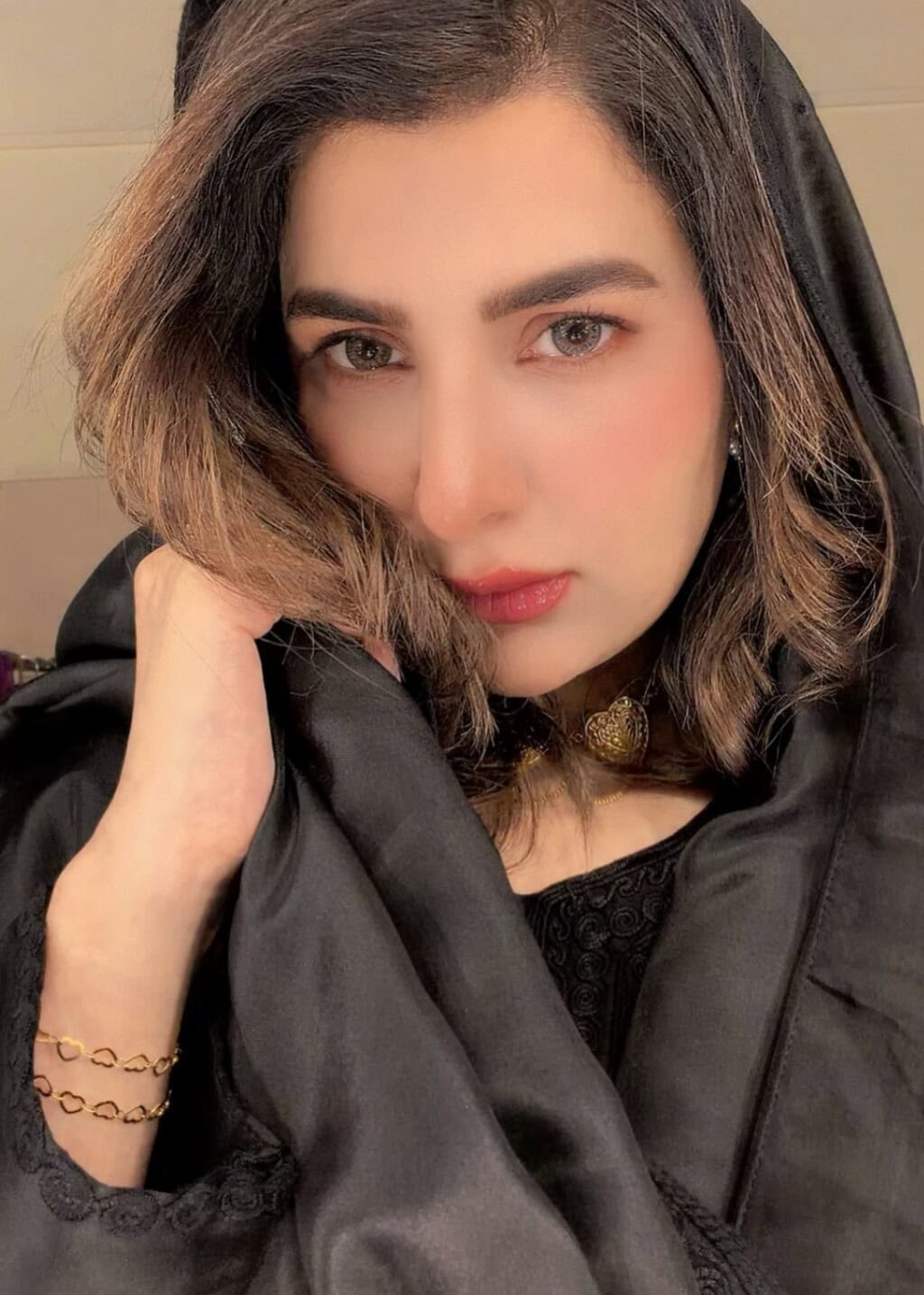 Areeba Habib’s Namaz with LED Mask Gets Public Disapproval