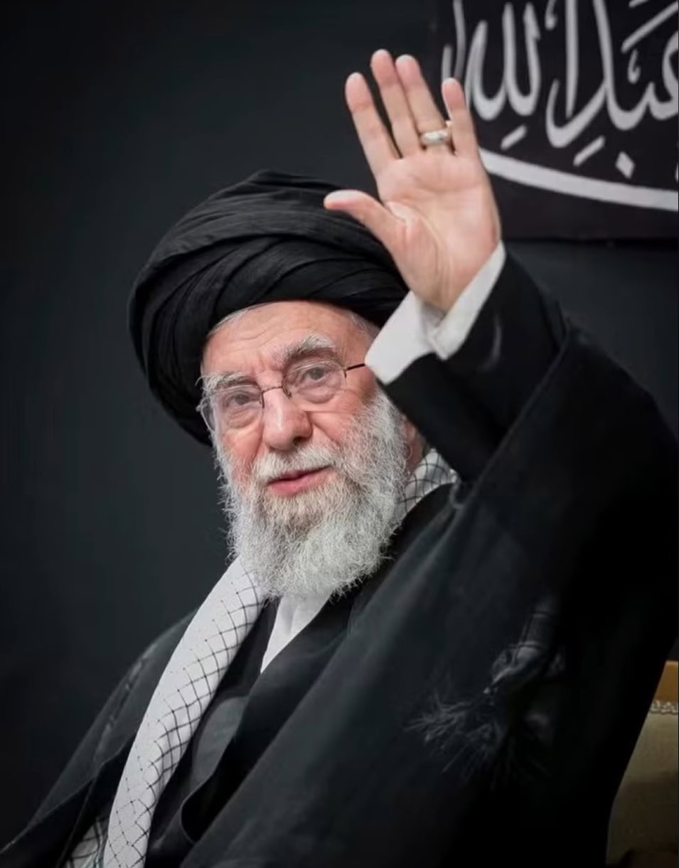 Pakistani Celebrities & Public Mourn Ayatollah Ali Khamenei’s Martyrdom
