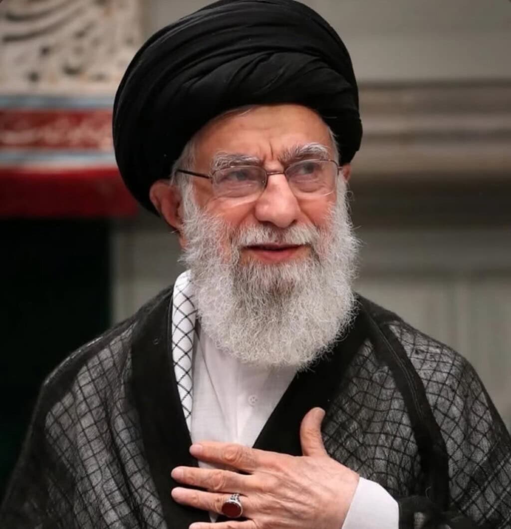 Pakistani Celebrities & Public Mourn Ayatollah Ali Khamenei’s Martyrdom