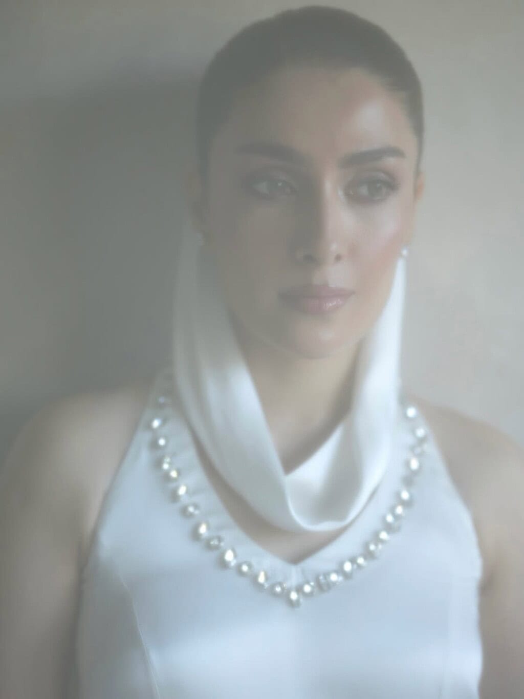 Ayeza Khan faces backlash over bold photoshoot 6 Ayeza Khan’s Bold Photoshoot Fails to Impress Fans