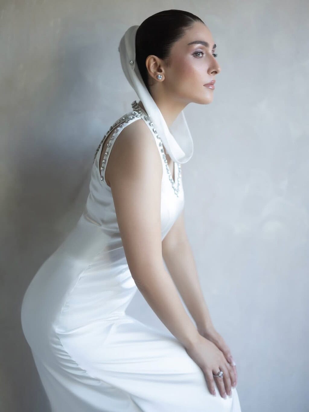 Ayeza Khan faces backlash over bold photoshoot 3 Ayeza Khan’s Bold Photoshoot Fails to Impress Fans