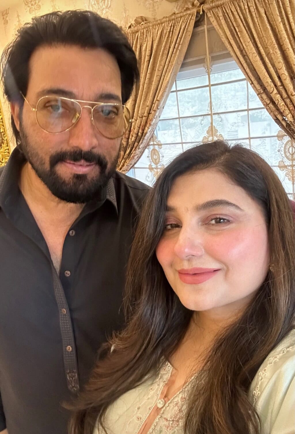 Javeria Saud Clicks with Family from Eid Party