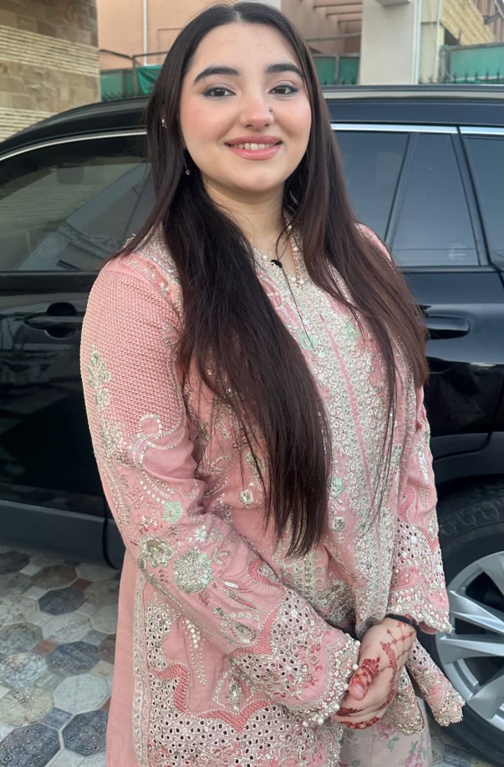 Javeria Saud Clicks with Family from Eid Party