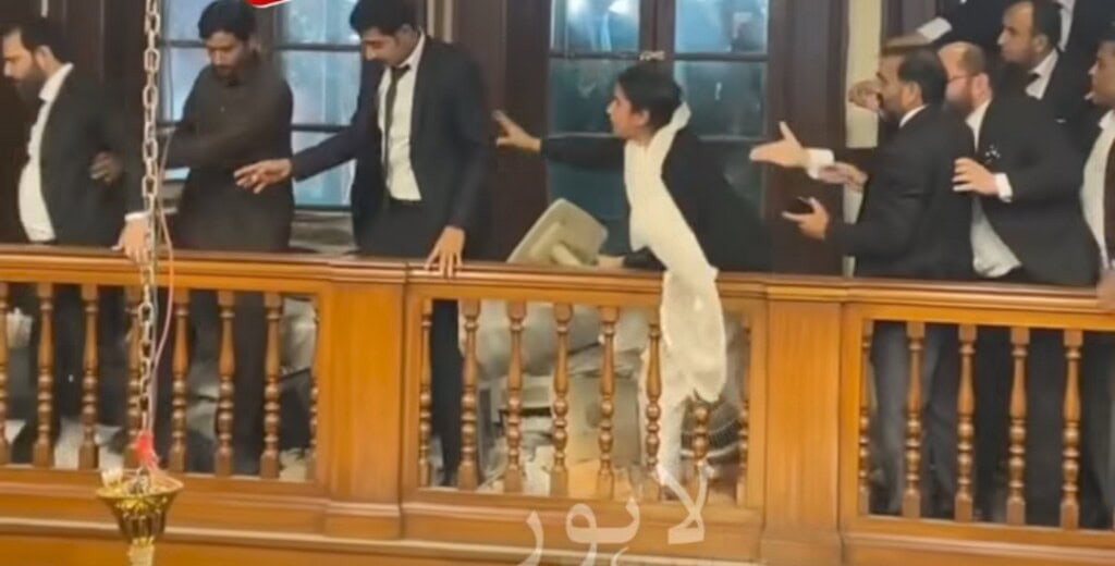 Lahore High Court Lawyers’ Fight Sparks online Debate