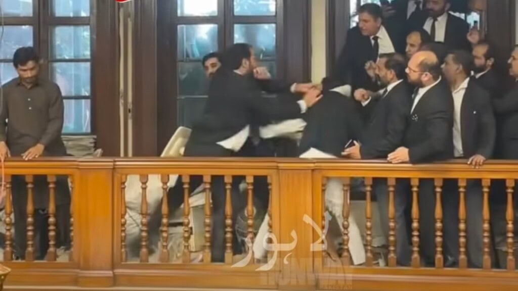 Lahore High Court Lawyers’ Fight Sparks online Debate