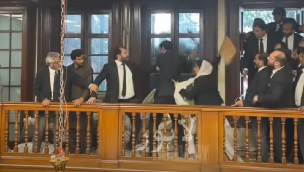 Lahore High Court Lawyers’ Fight Sparks online Debate