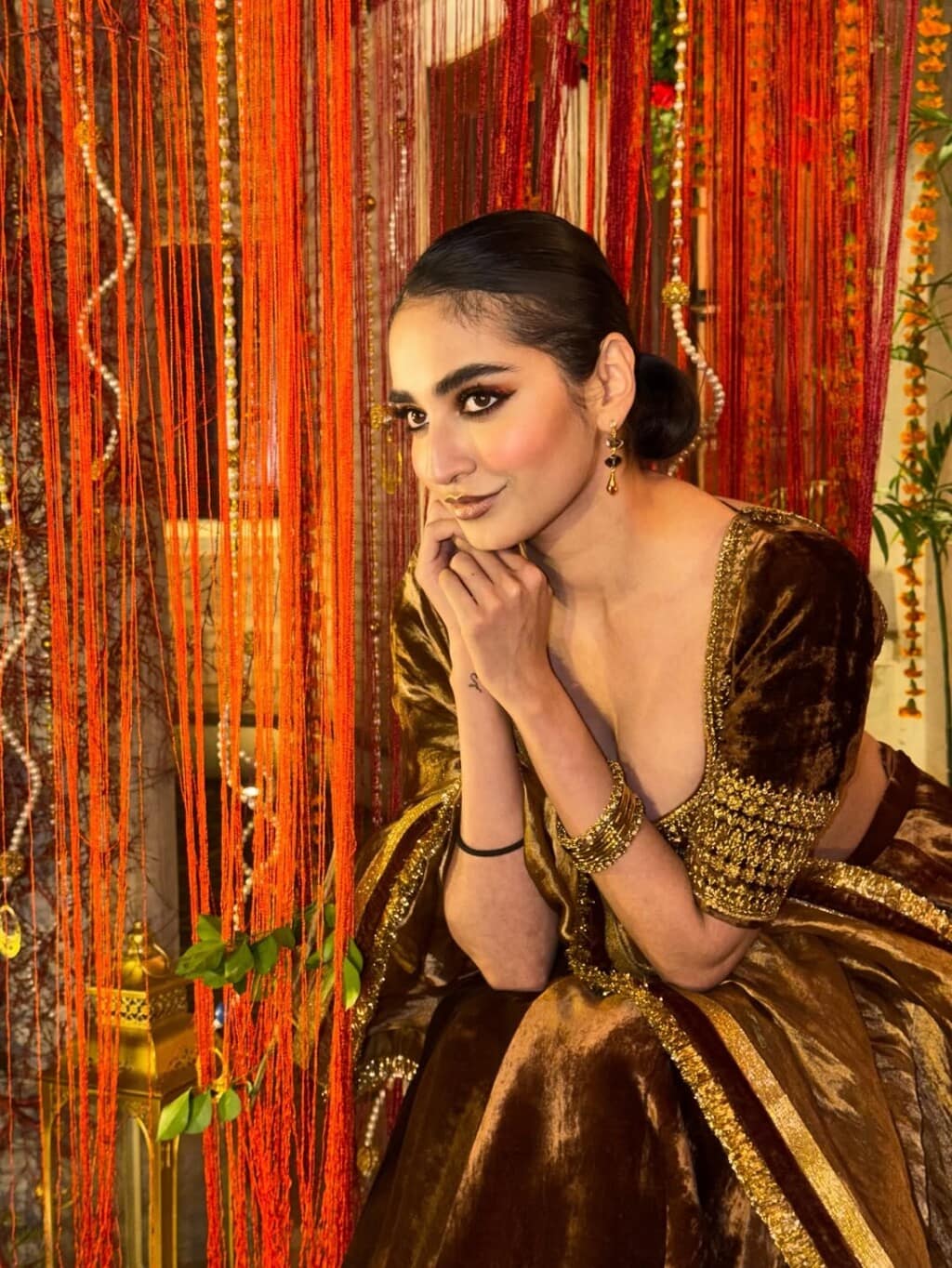 Mamya Shajafar’s Bold Eid  Look Severely Criticized