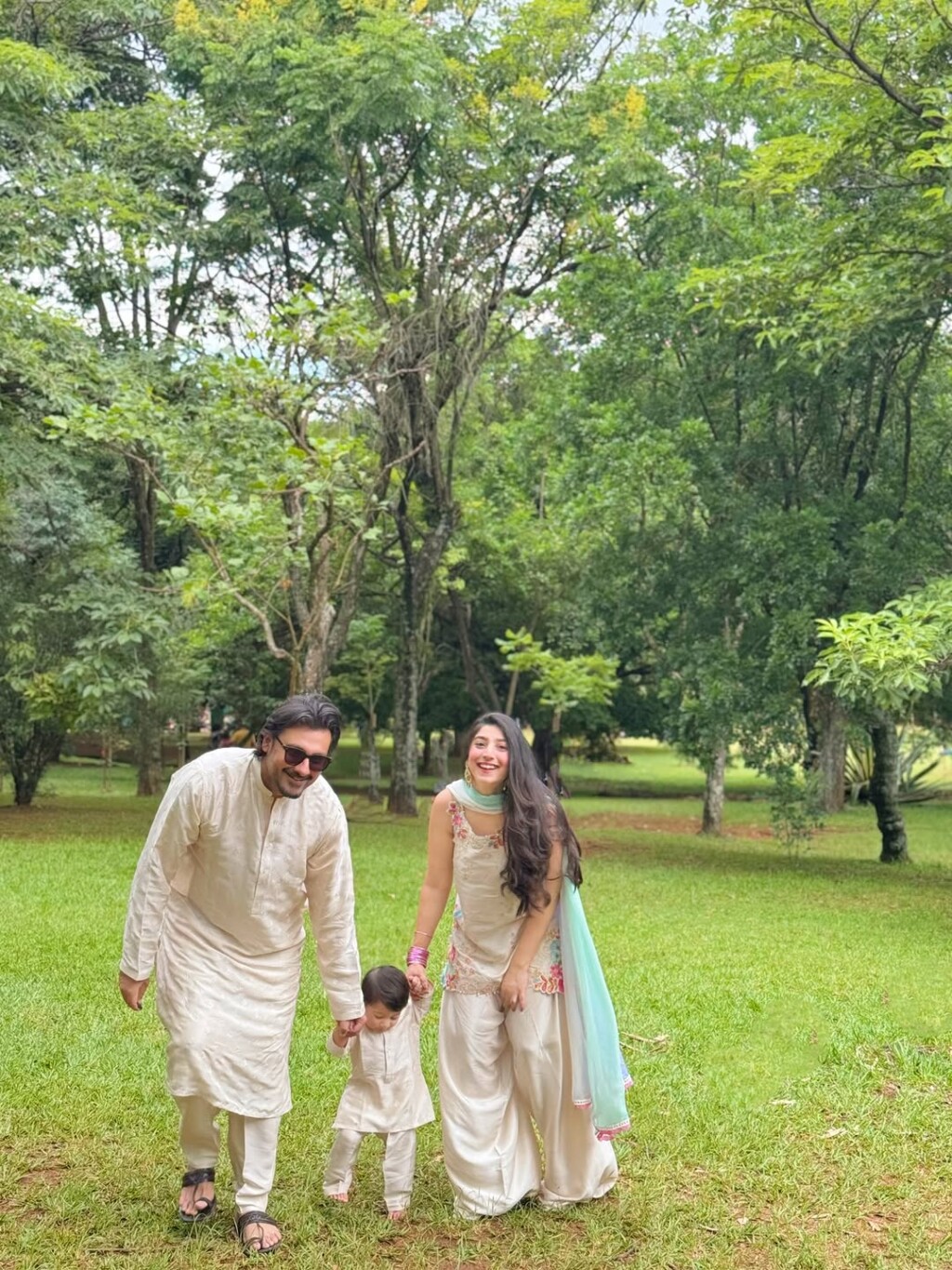 Mariyam Nafees Family Clicks on Eid Day