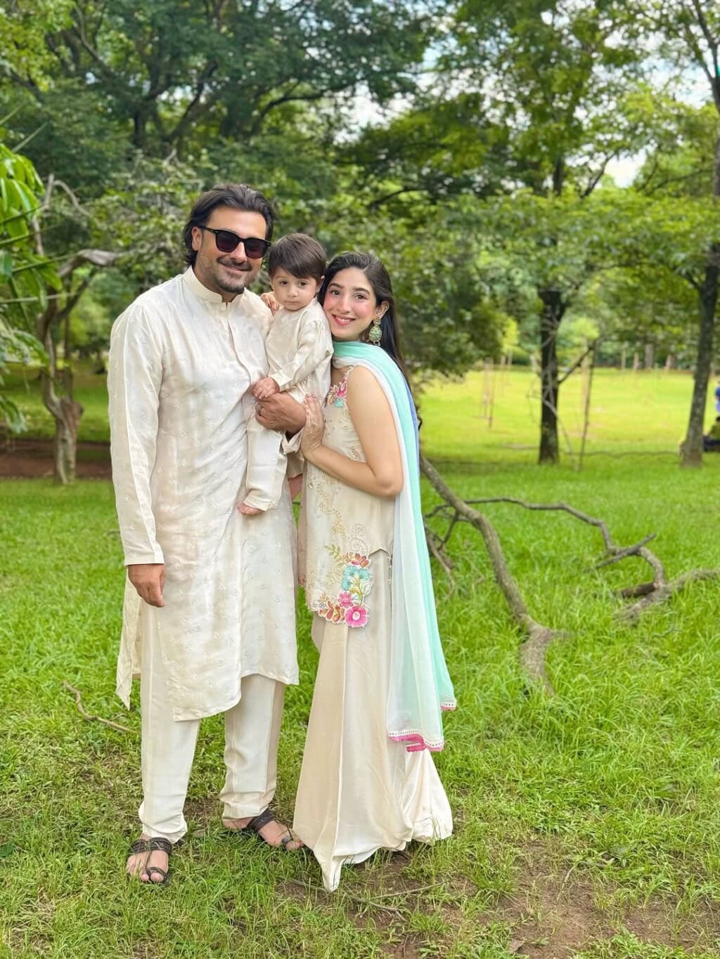 Mariyam Nafees Family Clicks on Eid Day