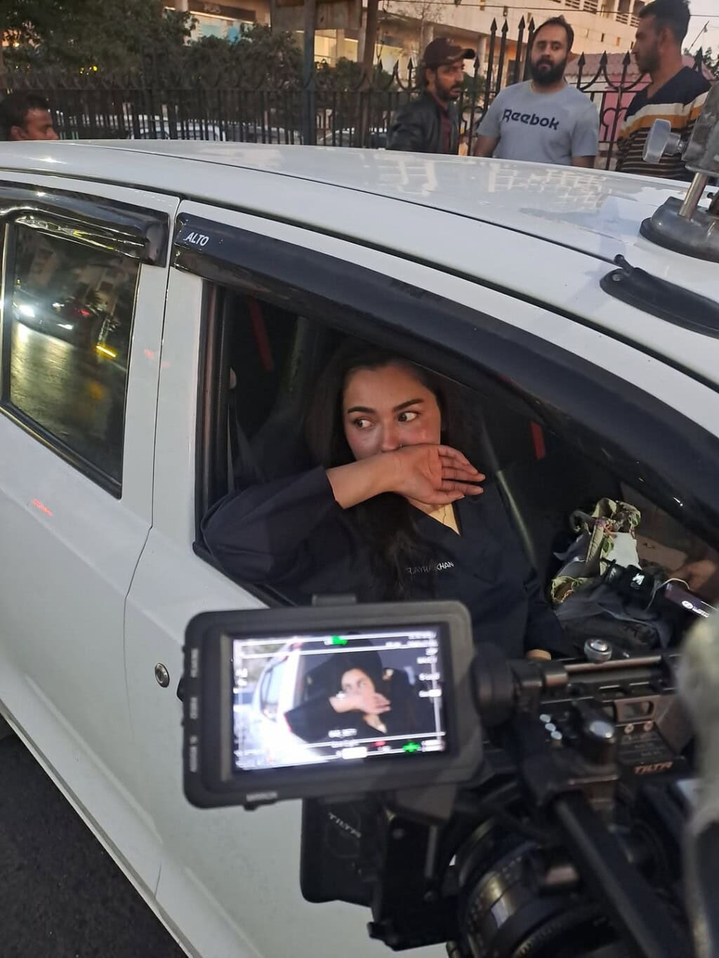 Hania Aamir Bids Farewell To Meri Zindagi Hai Tu with Memorable BTS