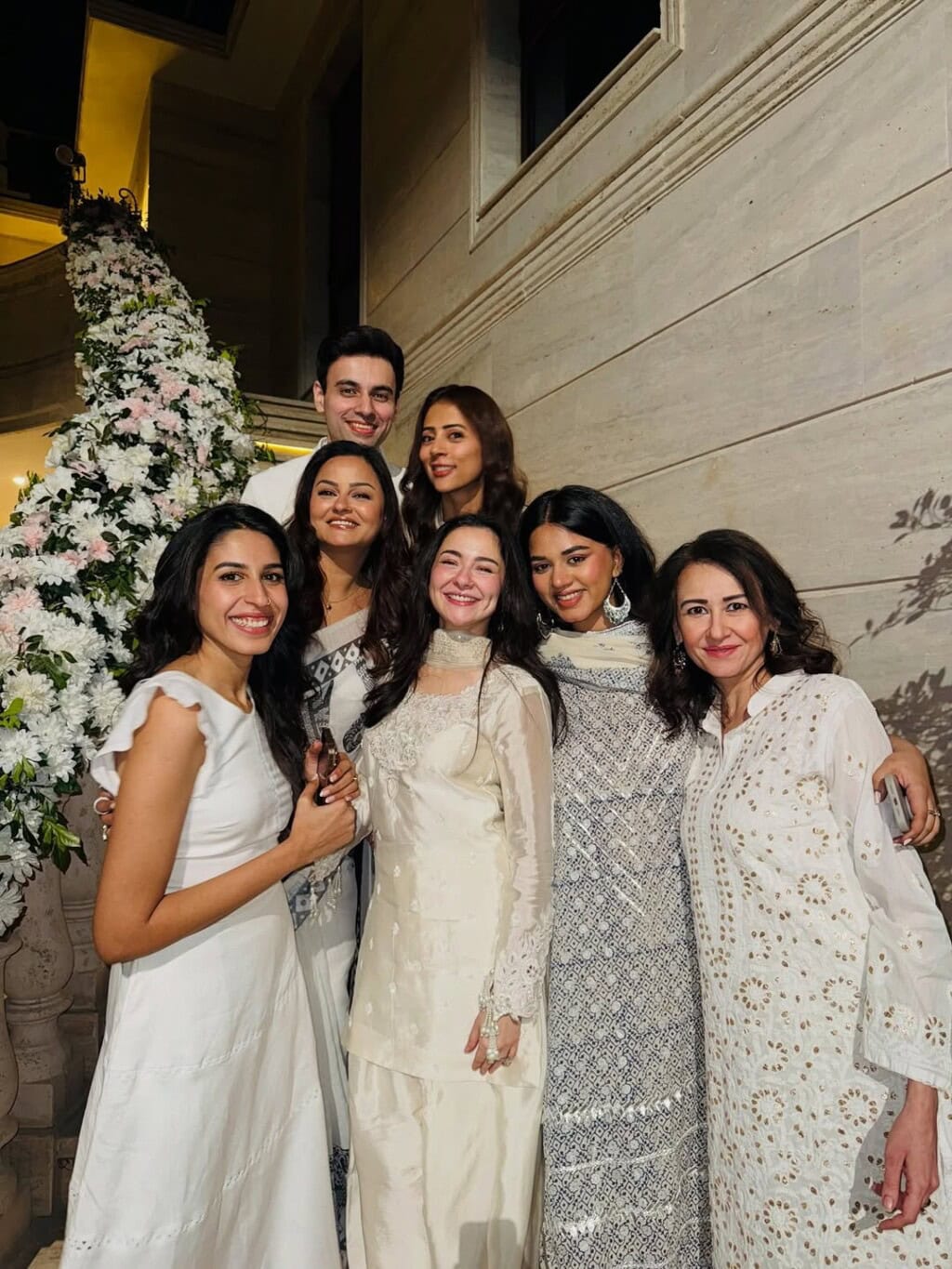 Hania Aamir Bids Farewell To Meri Zindagi Hai Tu with Memorable BTS