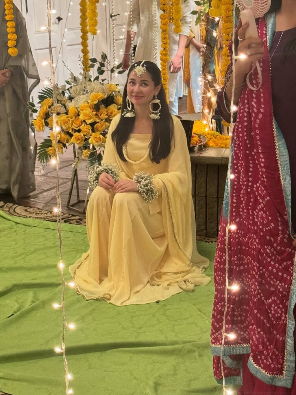 Hania Aamir Bids Farewell To Meri Zindagi Hai Tu with Memorable BTS