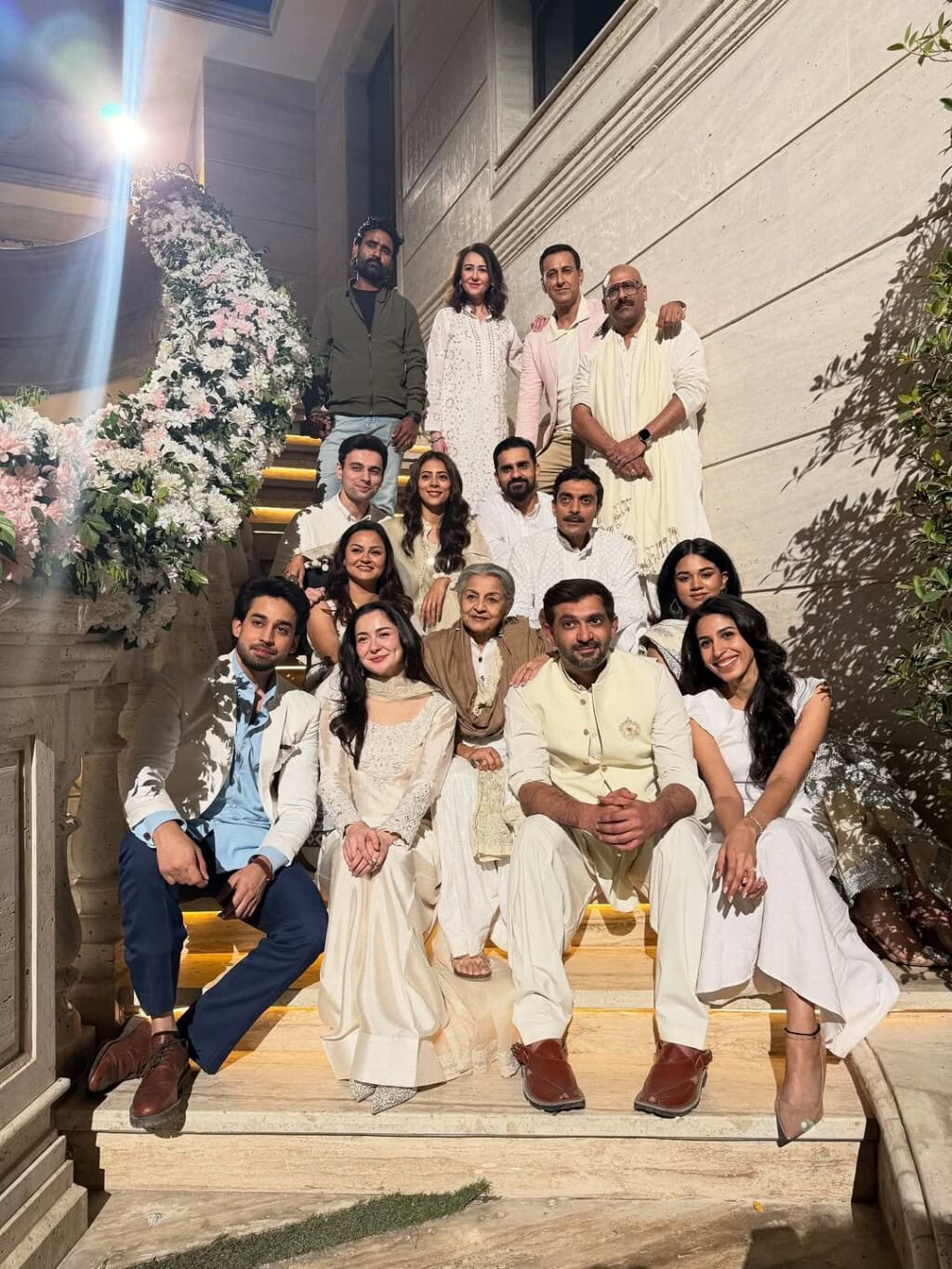 Hania Aamir Bids Farewell To Meri Zindagi Hai Tu with Memorable BTS
