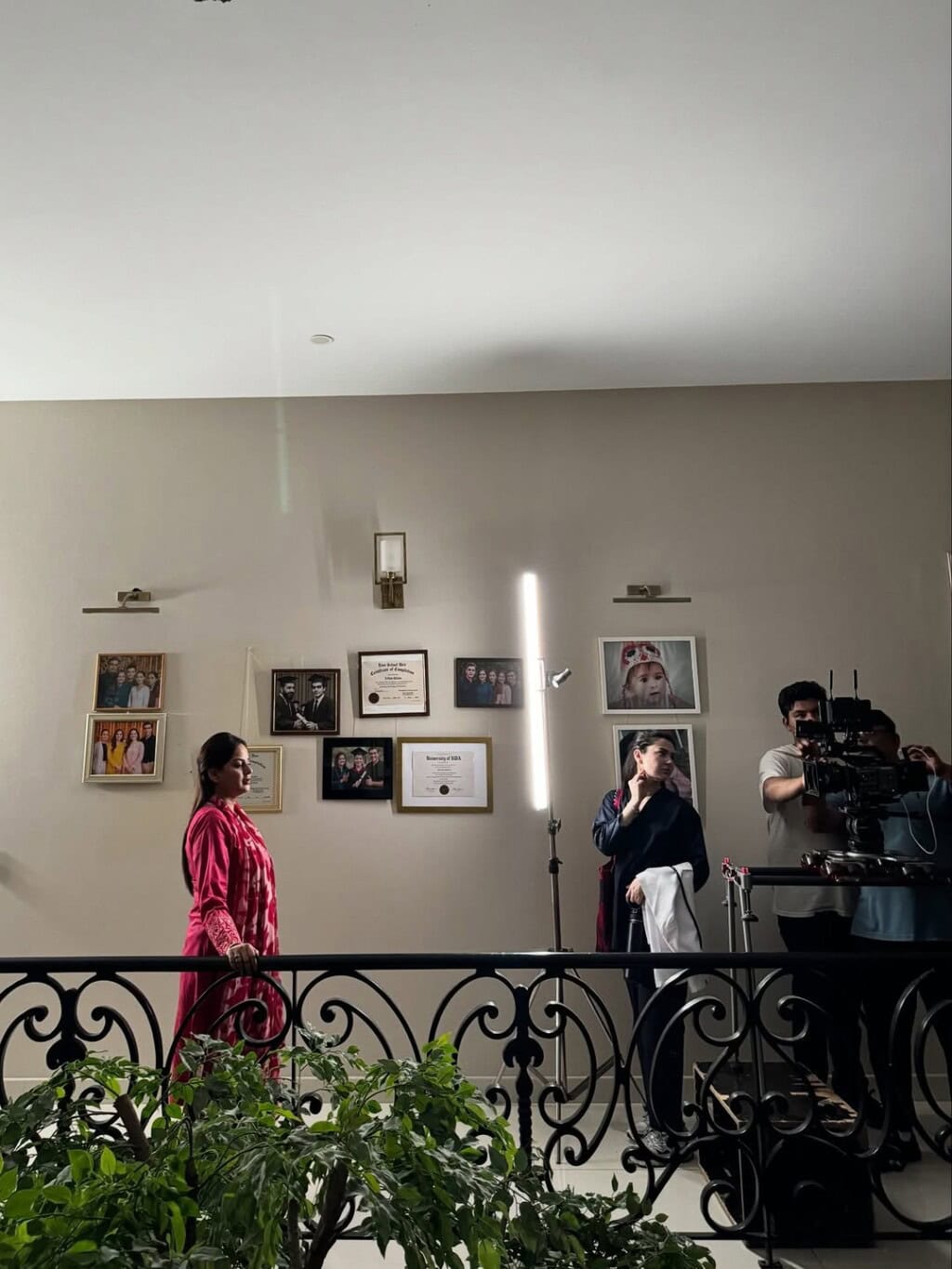 Hania Aamir Bids Farewell To Meri Zindagi Hai Tu with Memorable BTS