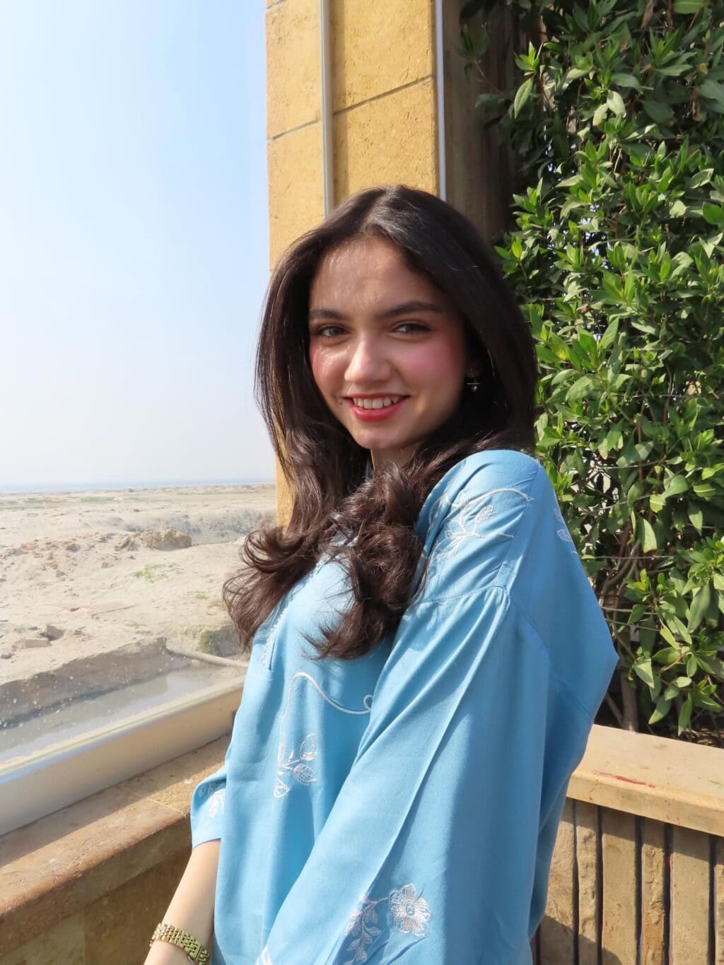 Aina Asif Reveals Reality Of Senior Pakistani Actors