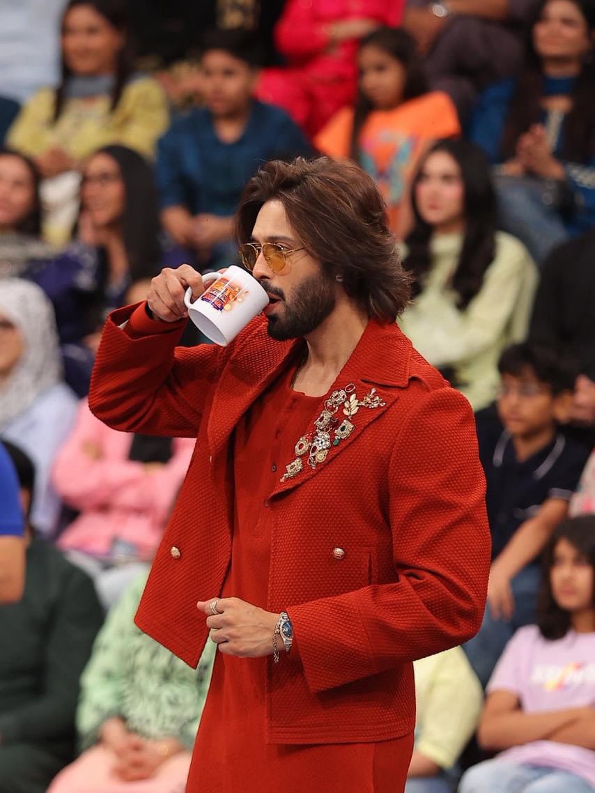 Fahad Mustafa’s Odd Fashion Choice Trolled