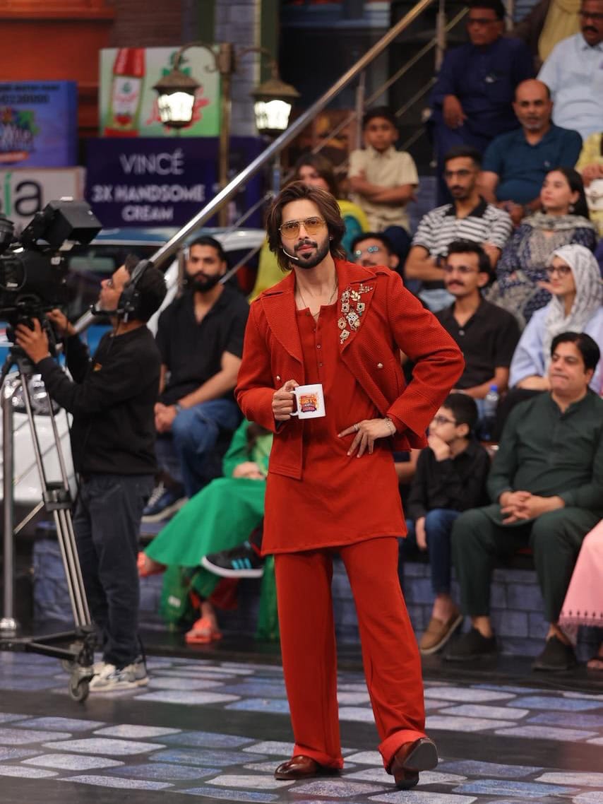 Fahad Mustafa’s Odd Fashion Choice Trolled