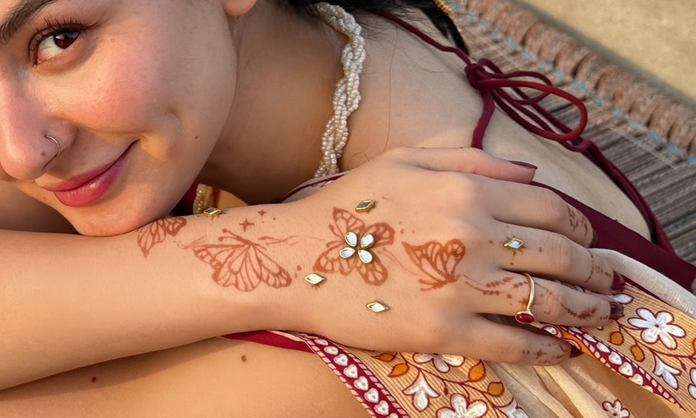 Hania Aamir’s Bold Eid Saree Look Under Fire