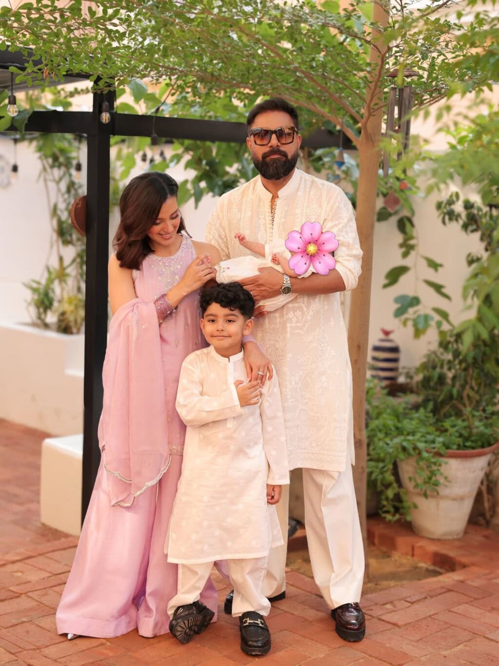 Iqra Aziz & Yasir Hussain Eid Ul Fitr Family Clicks