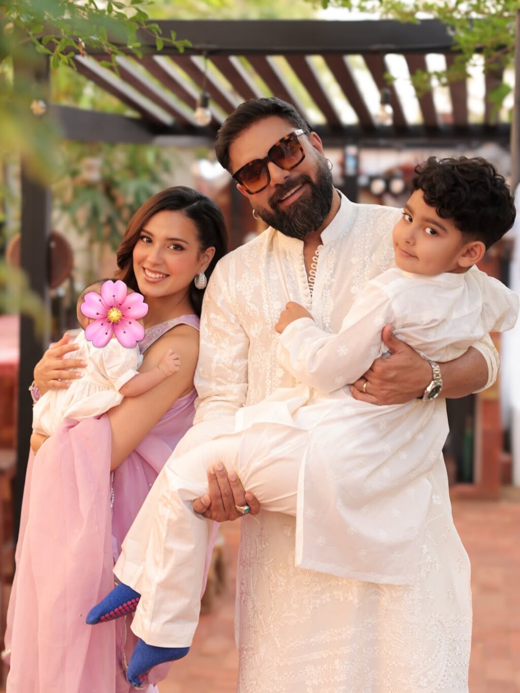 Iqra Aziz & Yasir Hussain Eid Ul Fitr Family Clicks