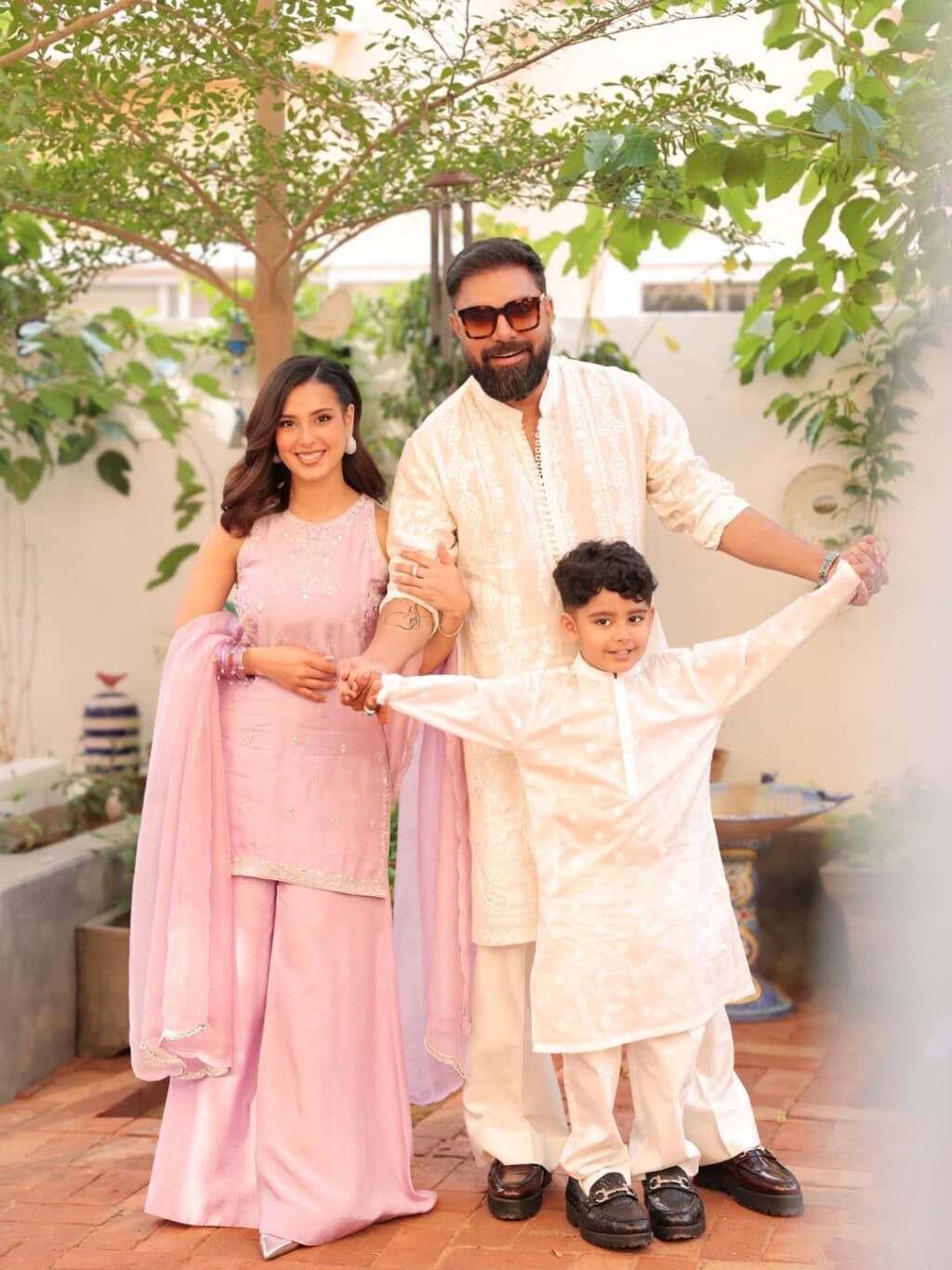 Iqra Aziz & Yasir Hussain Eid Ul Fitr Family Clicks