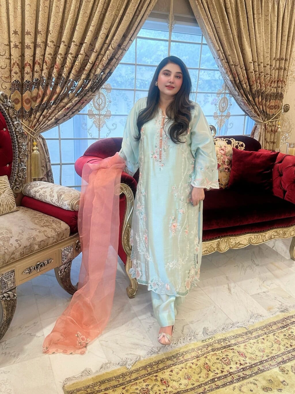 Javeria Saud Apologizes To Yumna Zaidi