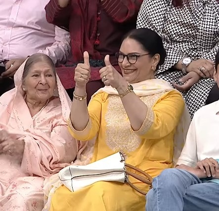 Kubra Khan’s Beautiful Gesture For Mother-In-Law In Jeeto Pakistan
