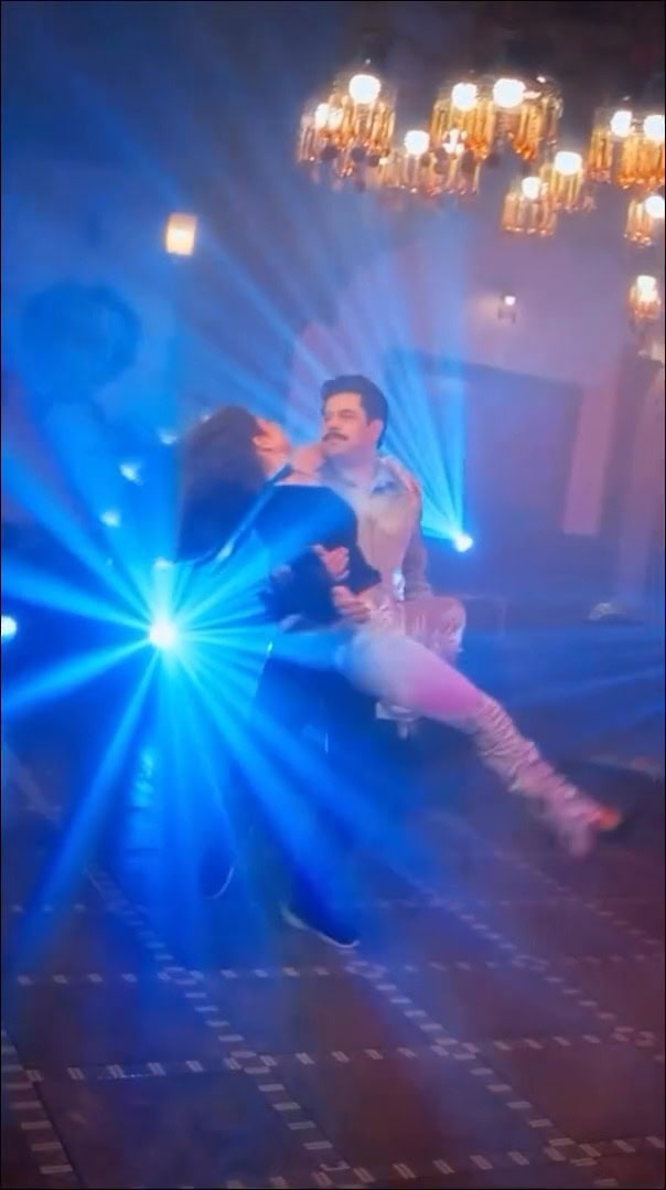 Naseem Vicky’s Song In Ashiq Rangeelay Blows Audience