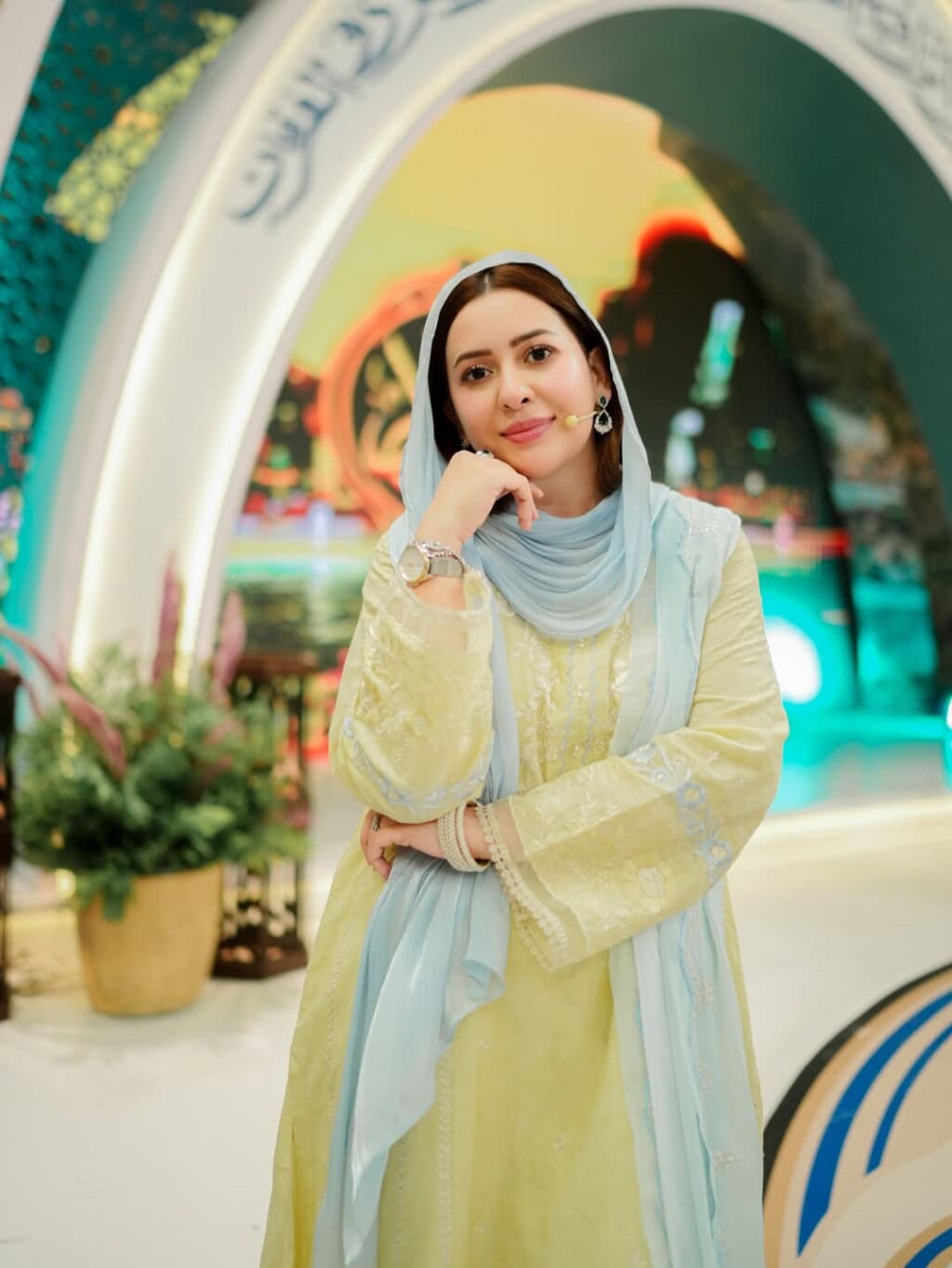 Rabia Anum’s Carefree Samosa Eating Stirs Debate