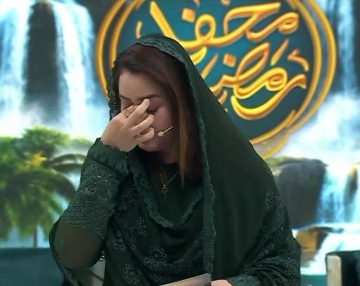 Rabia Anum’s Carefree Samosa Eating Stirs Debate
