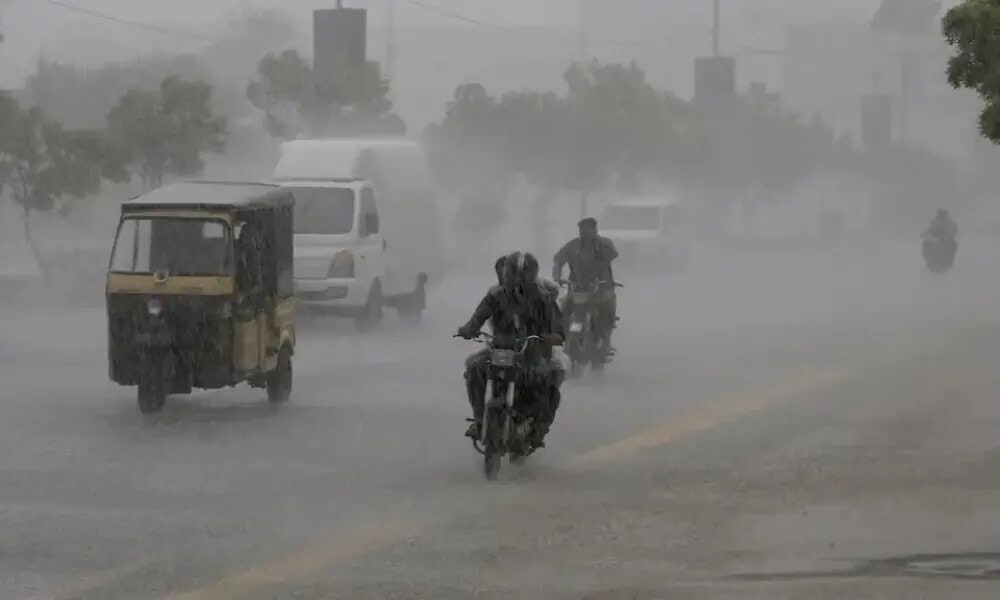 Pakistani Celebrities React As Karachi Devastated After One Rain