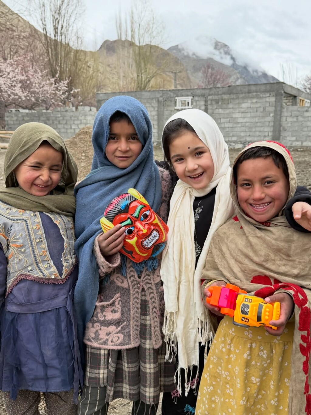 Shiraz & Muskan Bring Eidi For Their Village Kids
